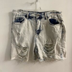Elite Jeans distressed white wash shorts size 11